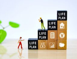 掛け捨て型と貯蓄型の保険の違いとは？メリット・デメリットを比較解説